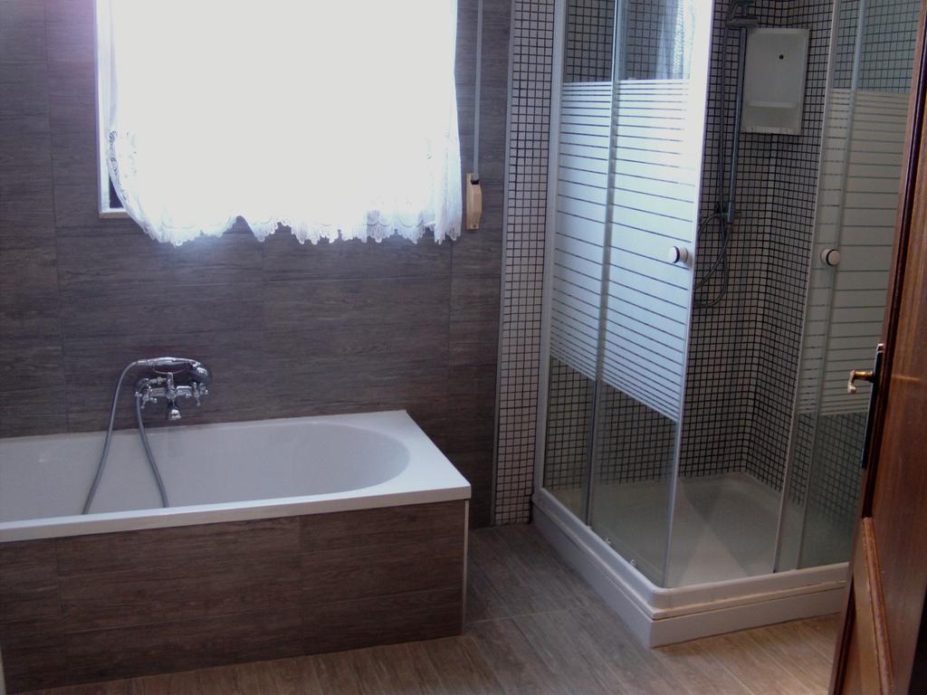 Gite Les Framboisiers Neufchateau Room photo